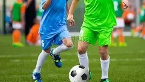 西班牙热议久保遭受歧视：瓦伦西亚或受降级影响，维尼修斯立场正确无误。